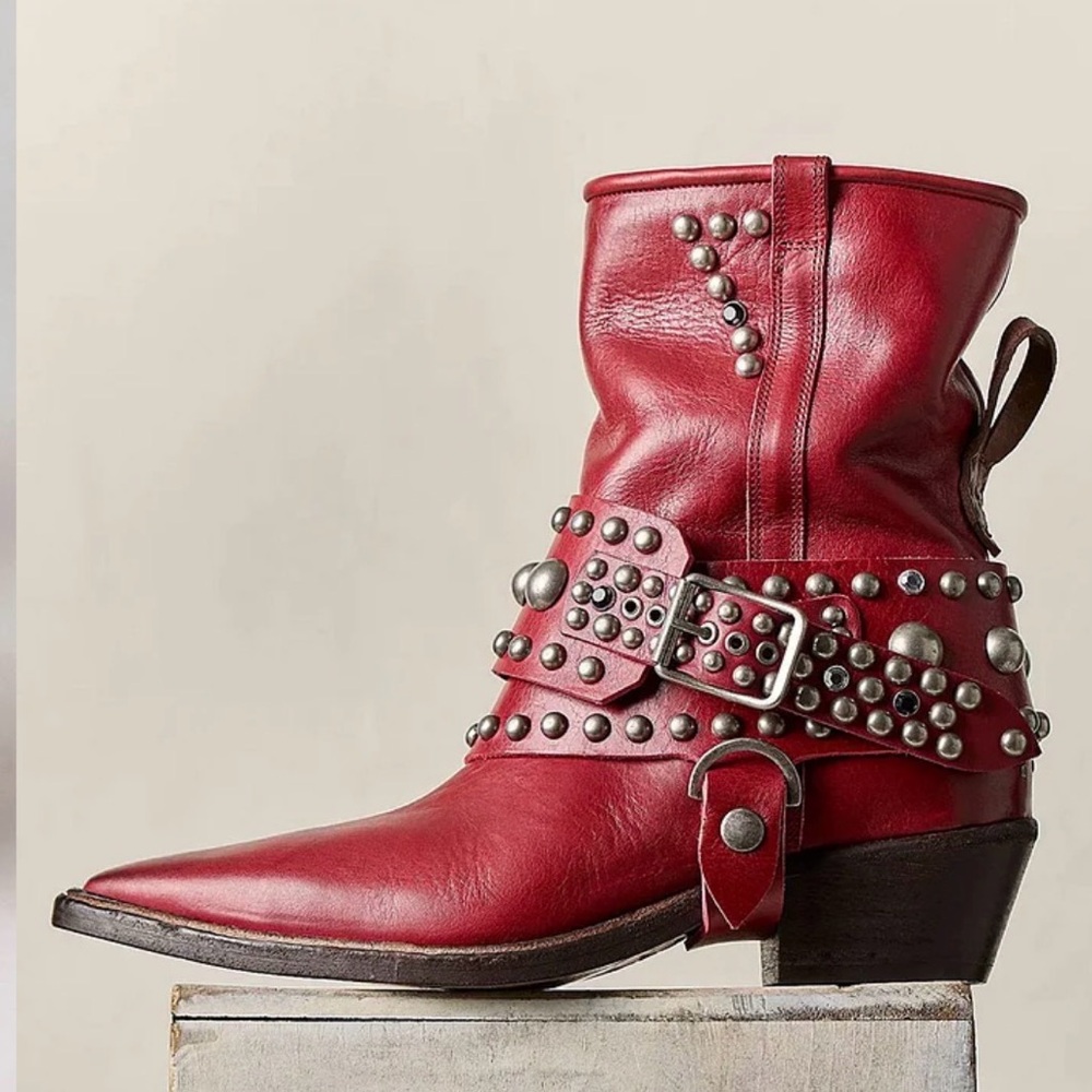 We The Free Axel Boots 7 Studded harness
